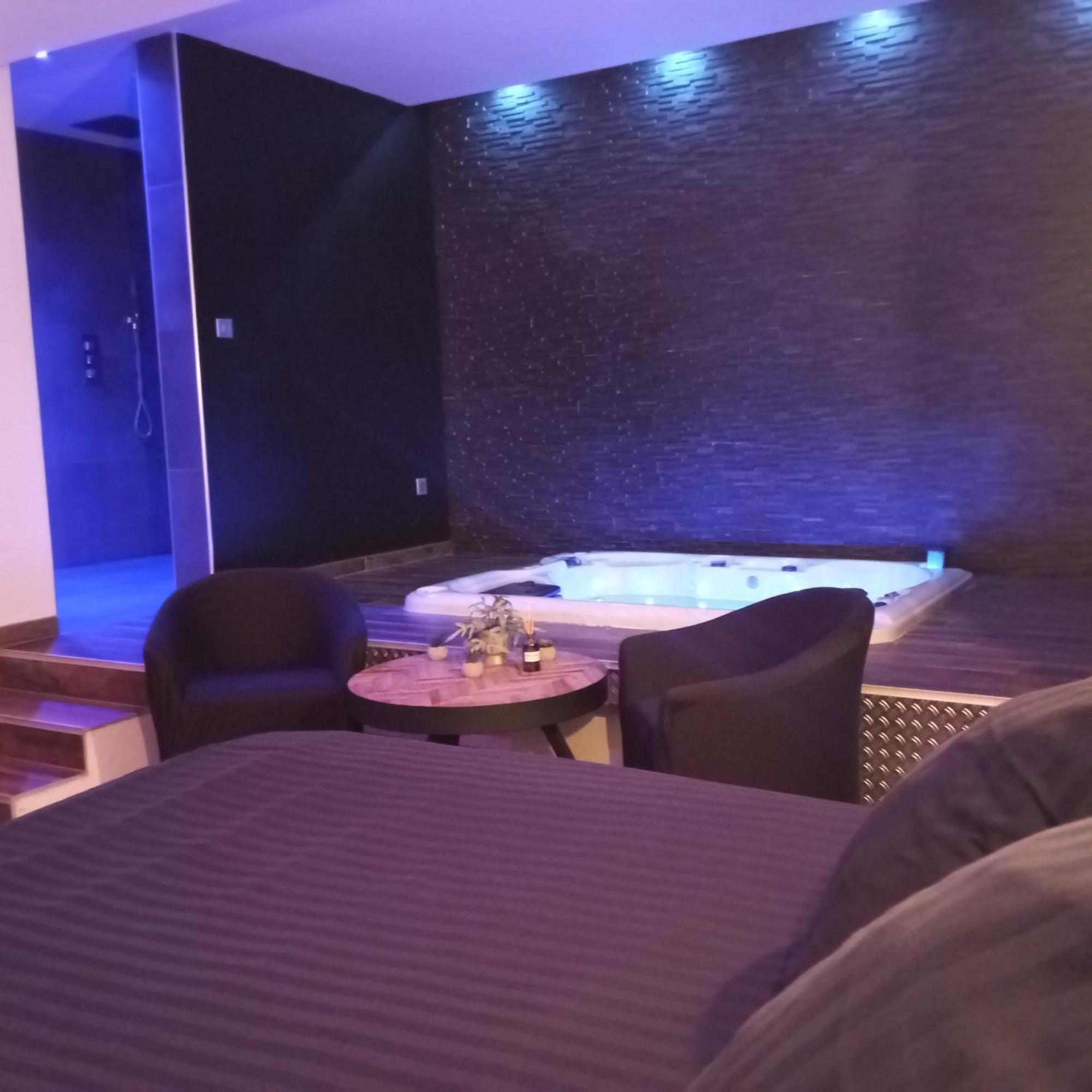 Chambre Romantique Avec Spa Privatif Ferriere-la-Grande Kültér fotó